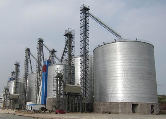 南江大型钢板库构造参数及水泥储存质量